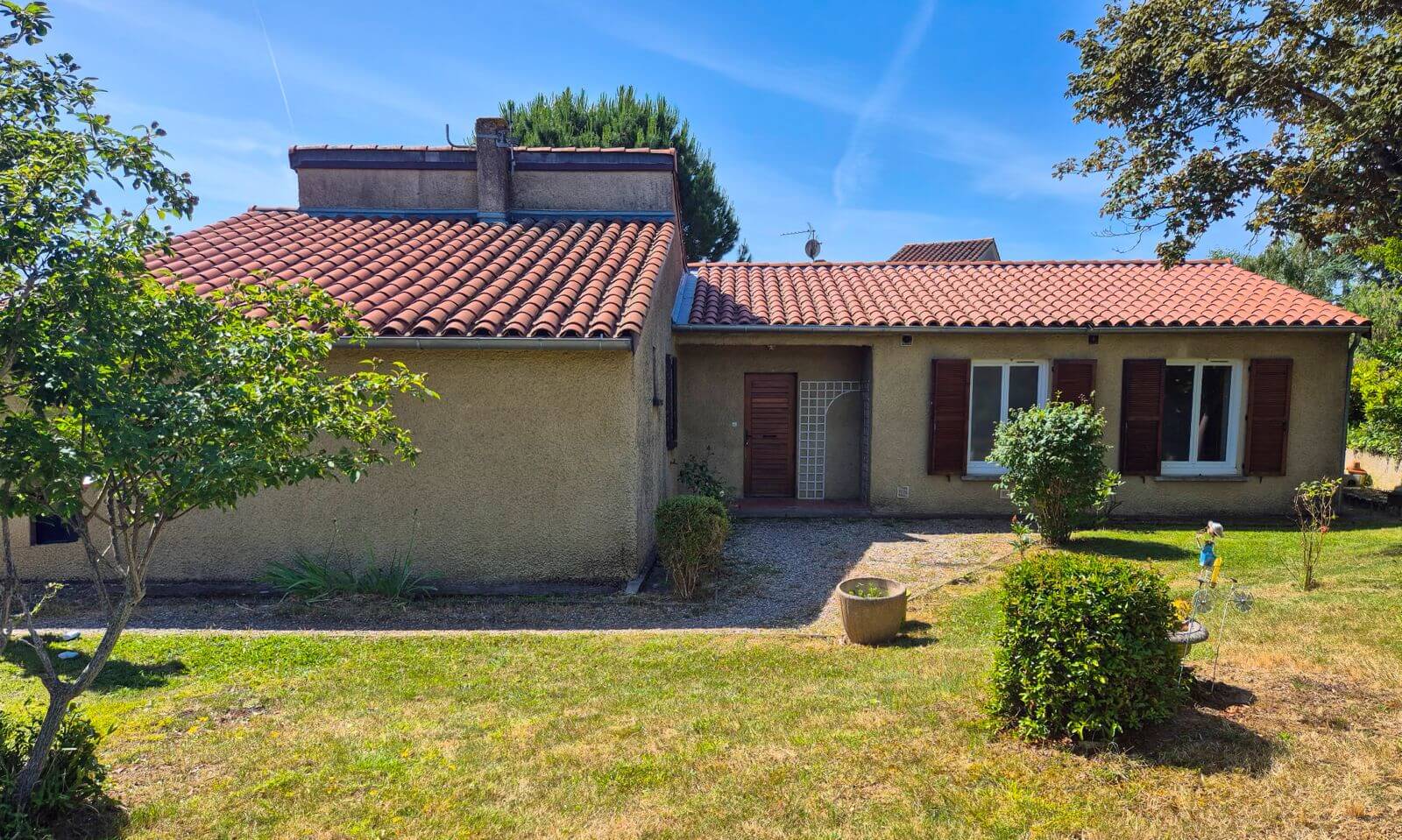 MAISON T4, PLAIN -PIED, GARAGE ET JARDIN, SECTEUR RECHERCHE