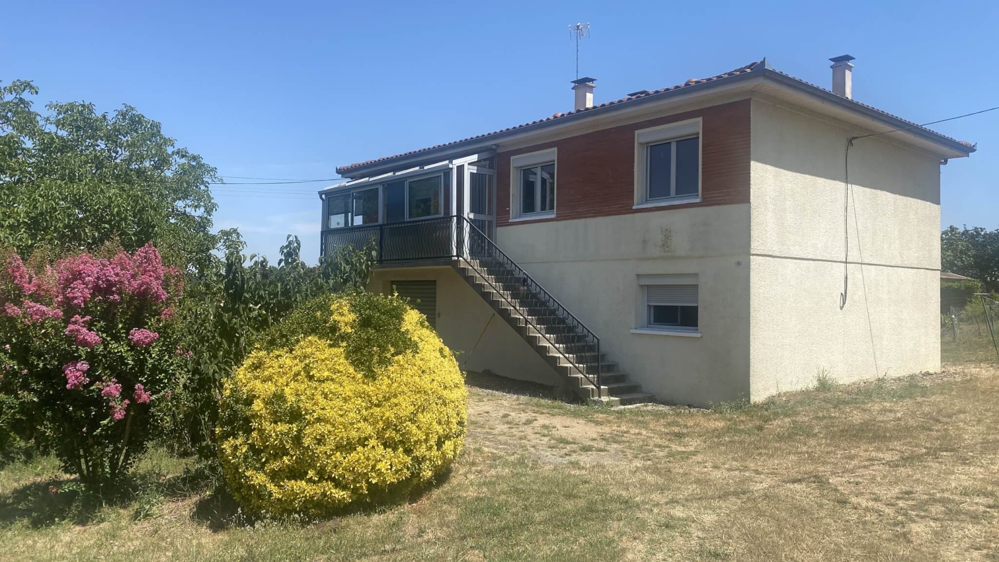 MAISON T4 AVEC 7450 m² DE TERRAIN AGRICOLE AVEC POTENTIEL RARE.